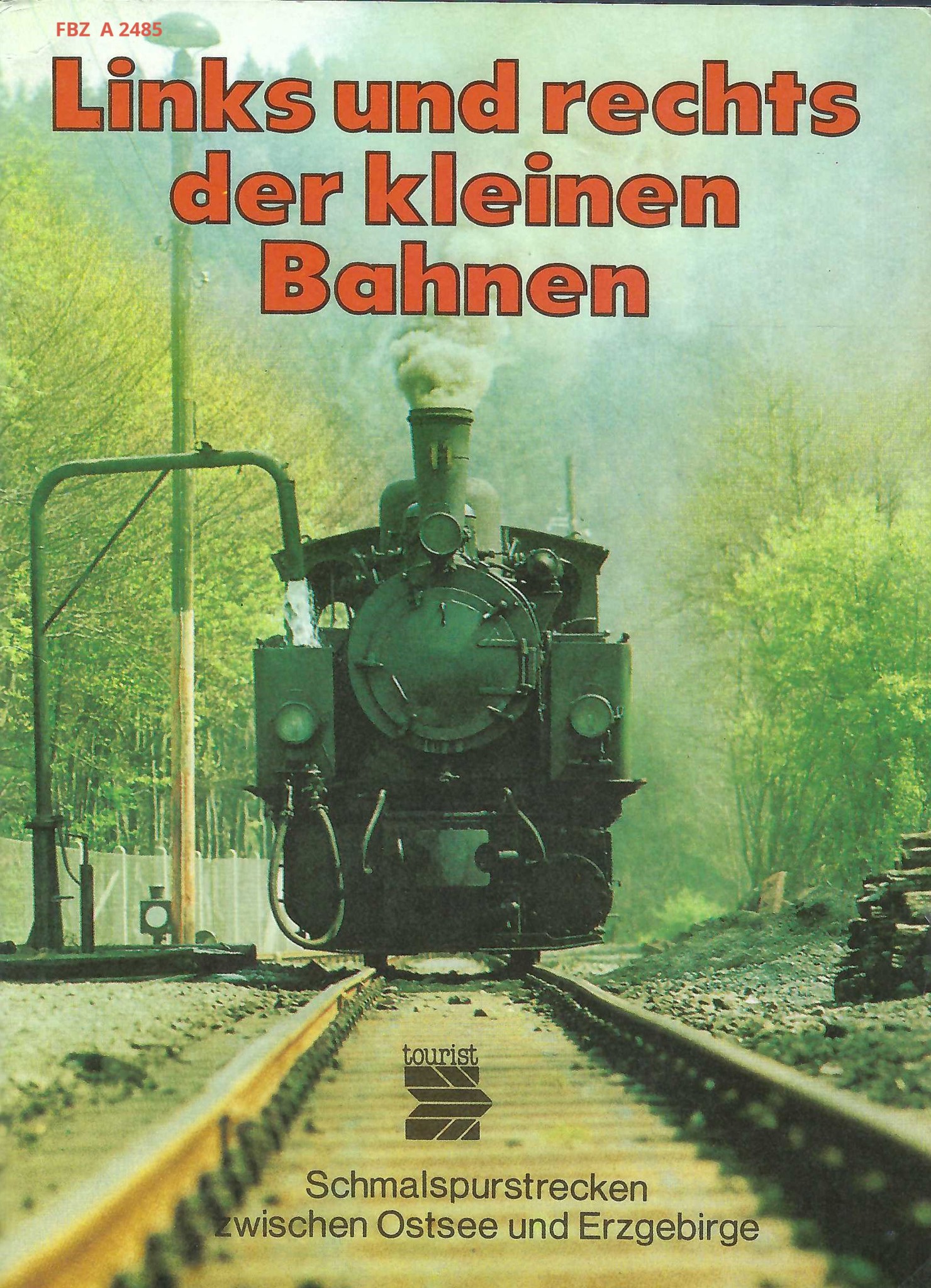 Links und rechts der kleinen Bahnen Schmalspurstrecken